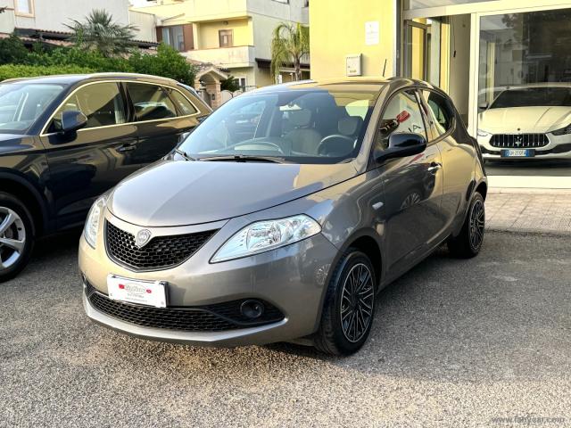 Auto - Lancia ypsilon 1.2 69 cv 5p. s&s gold