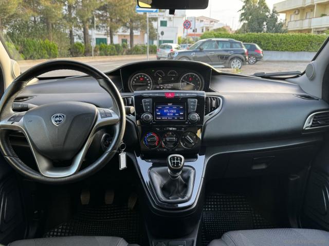 Auto - Lancia ypsilon 1.2 69 cv 5p. s&s gold