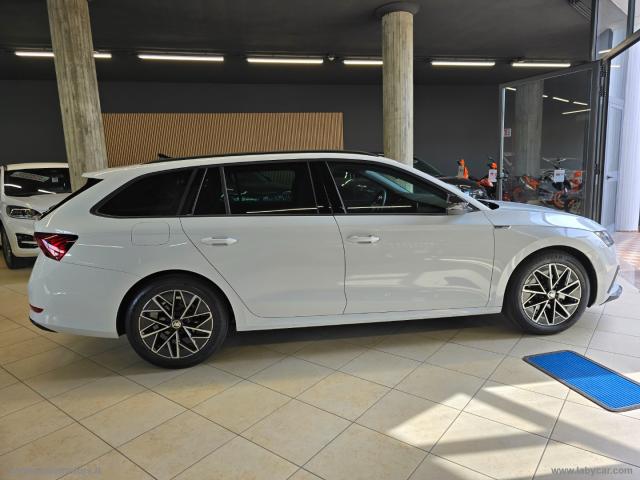 Auto - Skoda octavia 2.0 tdi scr 150cv dsg wag. sport