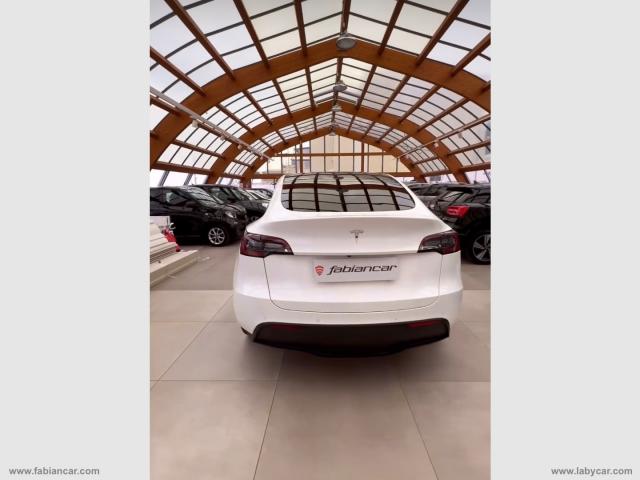 Auto - Tesla model y long range awd