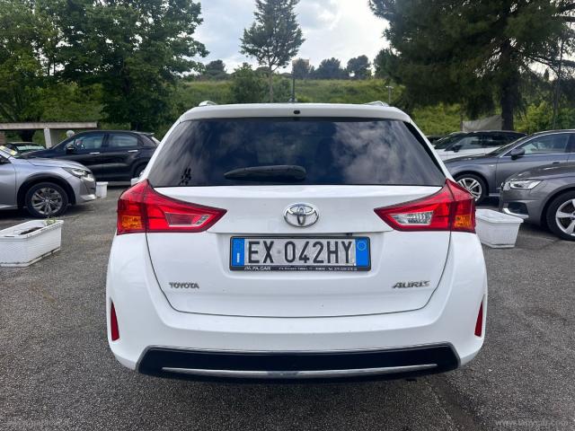 Auto - Toyota auris ts 1.4 d-4d