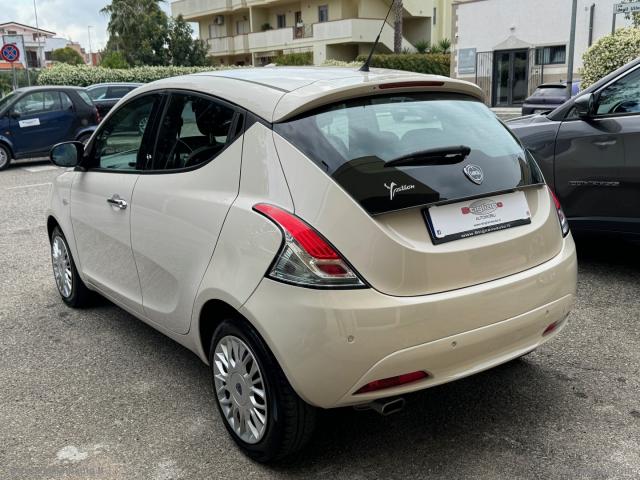 Auto - Lancia ypsilon 1.3 mjt 95 cv 5p. s&s gold