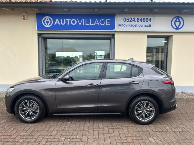 Auto - Alfa romeo stelvio 2.2 t.diesel 180cv at8 rwd bus.