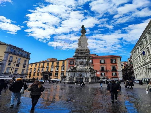 Appartamenti in Vendita - Locale commerciale in vendita a napoli centro storico