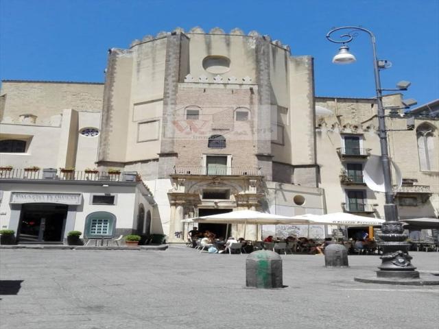 Appartamenti in Vendita - Locale commerciale in vendita a napoli centro storico