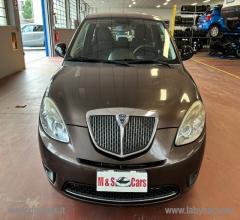 Auto - Lancia ypsilon 1.3 mjt 75 cv unyca