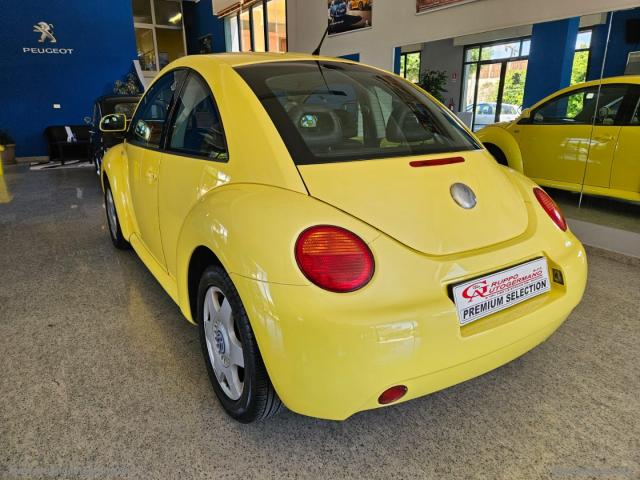 Auto - Volkswagen new beetle 1.9 tdi