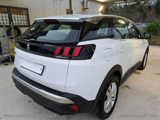 Auto - Peugeot 3008 bluehdi 130 s&s business n1 autocarro