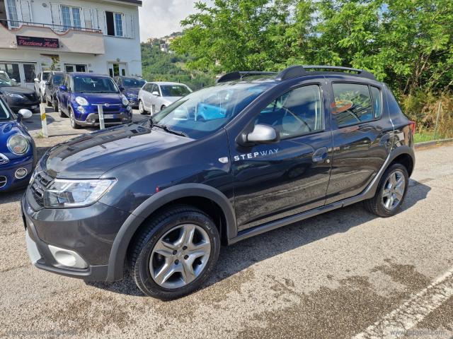 Auto - Dacia sandero 1.5 dci 8v 90 cv s&s ss wow