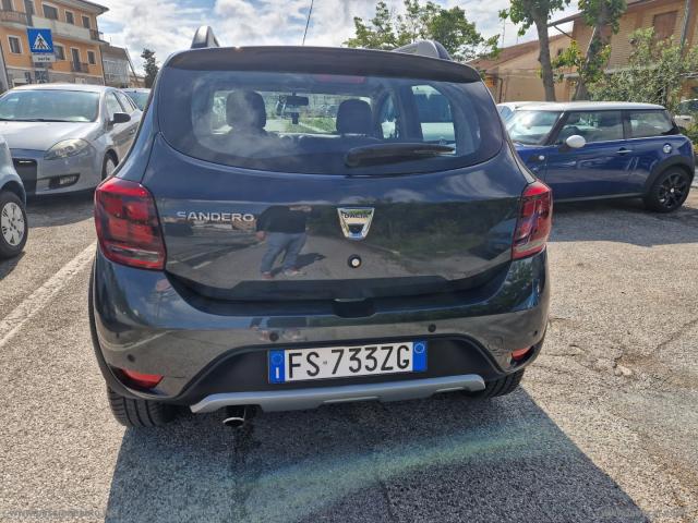 Auto - Dacia sandero 1.5 dci 8v 90 cv s&s ss wow