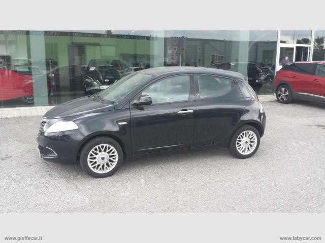 Auto - Lancia ypsilon 1.2 69 cv oro 5 posti