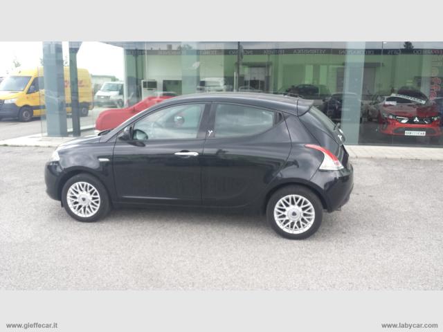 Auto - Lancia ypsilon 1.2 69 cv oro 5 posti