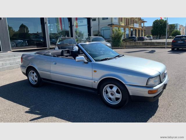 Auto - Audi cabrio 2.0 e