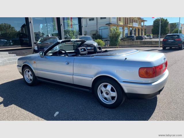 Auto - Audi cabrio 2.0 e