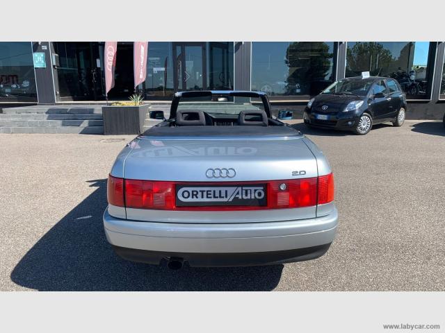 Auto - Audi cabrio 2.0 e