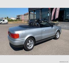 Auto - Audi cabrio 2.0 e