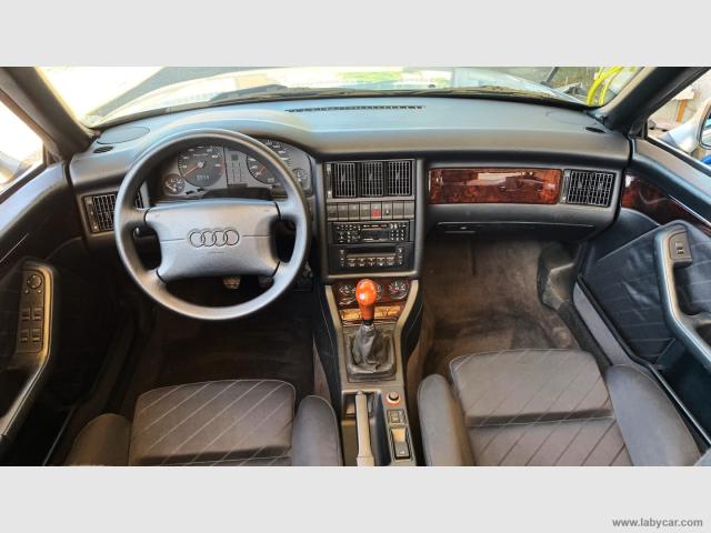 Auto - Audi cabrio 2.0 e