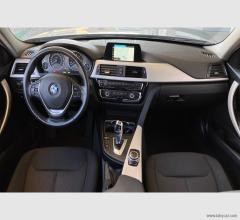 Auto - Bmw 318d touring business advantage aut.