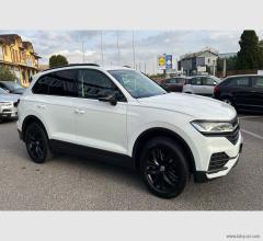 Auto - Volkswagen touareg 3.0 tdi black style