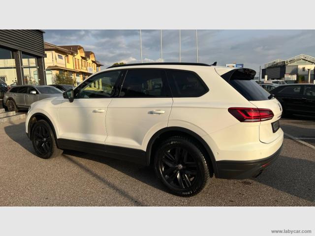 Auto - Volkswagen touareg 3.0 tdi black style