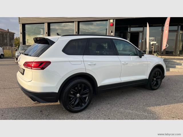 Auto - Volkswagen touareg 3.0 tdi black style