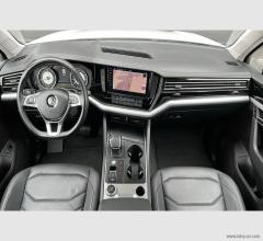 Auto - Volkswagen touareg 3.0 tdi black style