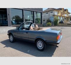 Auto - Bmw 320i cabrio