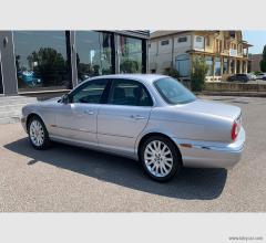 Auto - Jaguar xj 4.2 v8 executive