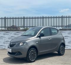 Lancia ypsilon 1.0 firefly 5p.s&s hyb. platino