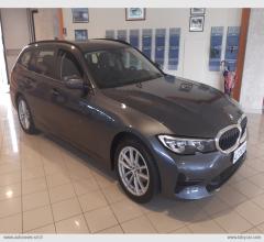 Auto - Bmw 318d touring business advantage aut.