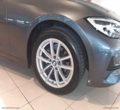 Auto - Bmw 318d touring business advantage aut.