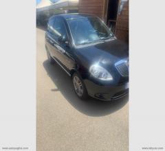 Auto - Lancia ypsilon 1.2 69 cv unyca