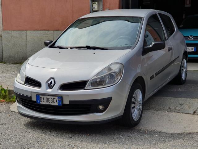 Auto - Renault clio 1.2 3p. confort