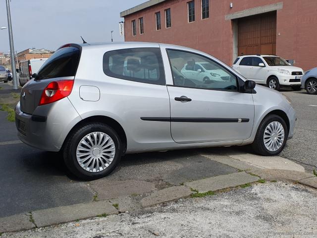 Auto - Renault clio 1.2 3p. confort