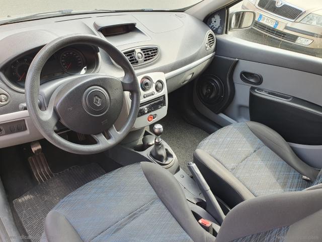 Auto - Renault clio 1.2 3p. confort