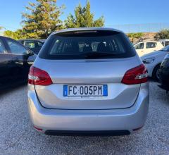 Auto - Peugeot 308 bluehdi 120 s&s business