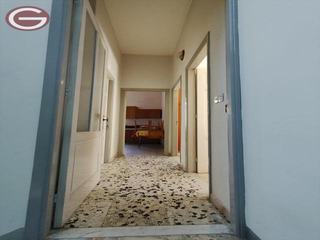 Appartamenti in Vendita - Palazzo in vendita a cittanova zona semicentrale