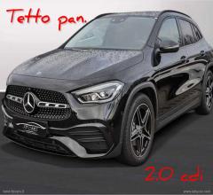 Mercedes-benz gla 200 d premium amg tetto pan.