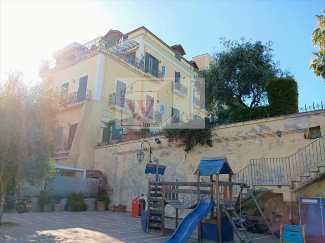 Appartamenti in Vendita - Casa indipendente in vendita a napoli capodimonte