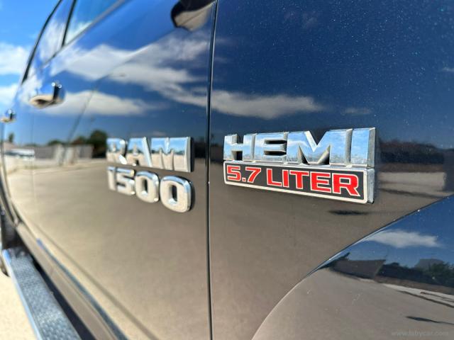 Auto - Dodge ram 1500 hemi 5.7 liter