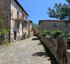 Appartamenti in Vendita - Casa indipendente in vendita a villa santa lucia degli abruzzi centro storico