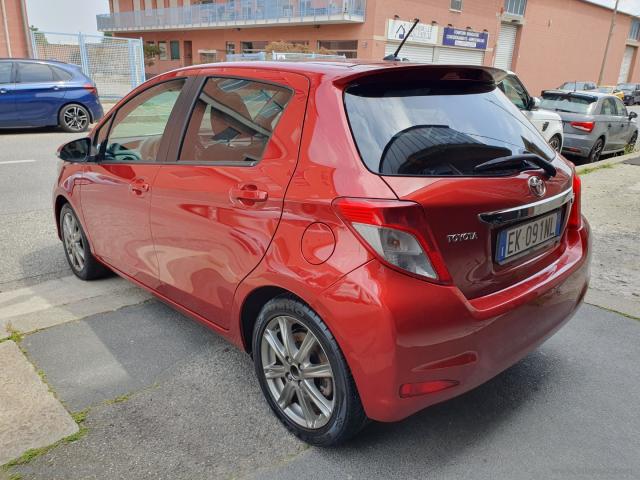 Auto - Toyota yaris 1.3 5p. lounge