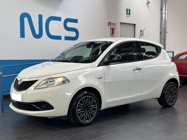 Auto - Lancia ypsilon 1.2 69 cv 5p. s&s gold