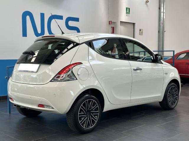 Auto - Lancia ypsilon 1.2 69 cv 5p. s&s gold