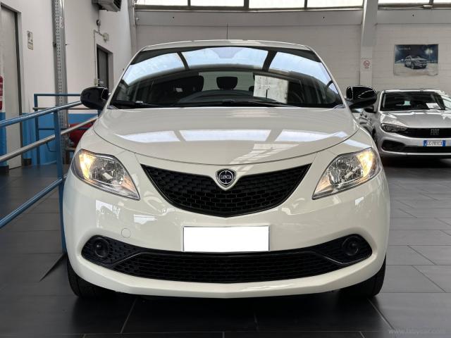 Auto - Lancia ypsilon 1.2 69 cv 5p. s&s gold