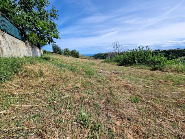 Appartamenti in Vendita - Terreno edificabile in vendita a silvi silvi paese