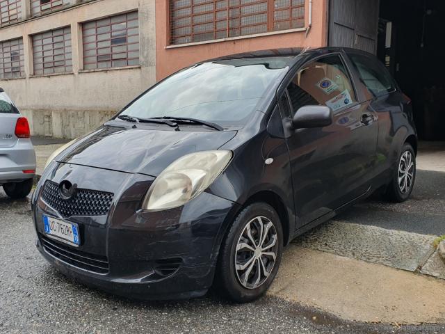 Auto - Toyota yaris 1.3 3p.