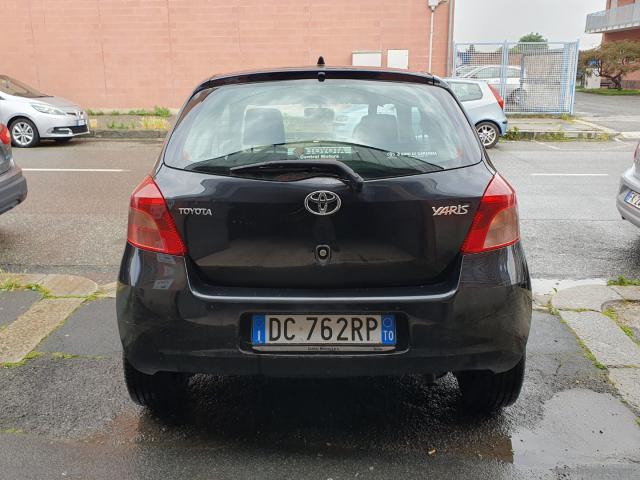 Auto - Toyota yaris 1.3 3p.