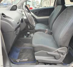 Auto - Toyota yaris 1.3 3p.