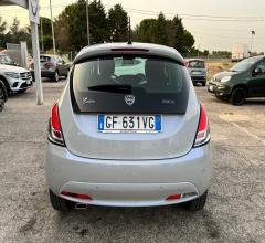 Auto - Lancia ypsilon 1.0 firefly 5ps&s hyb. eco silv.